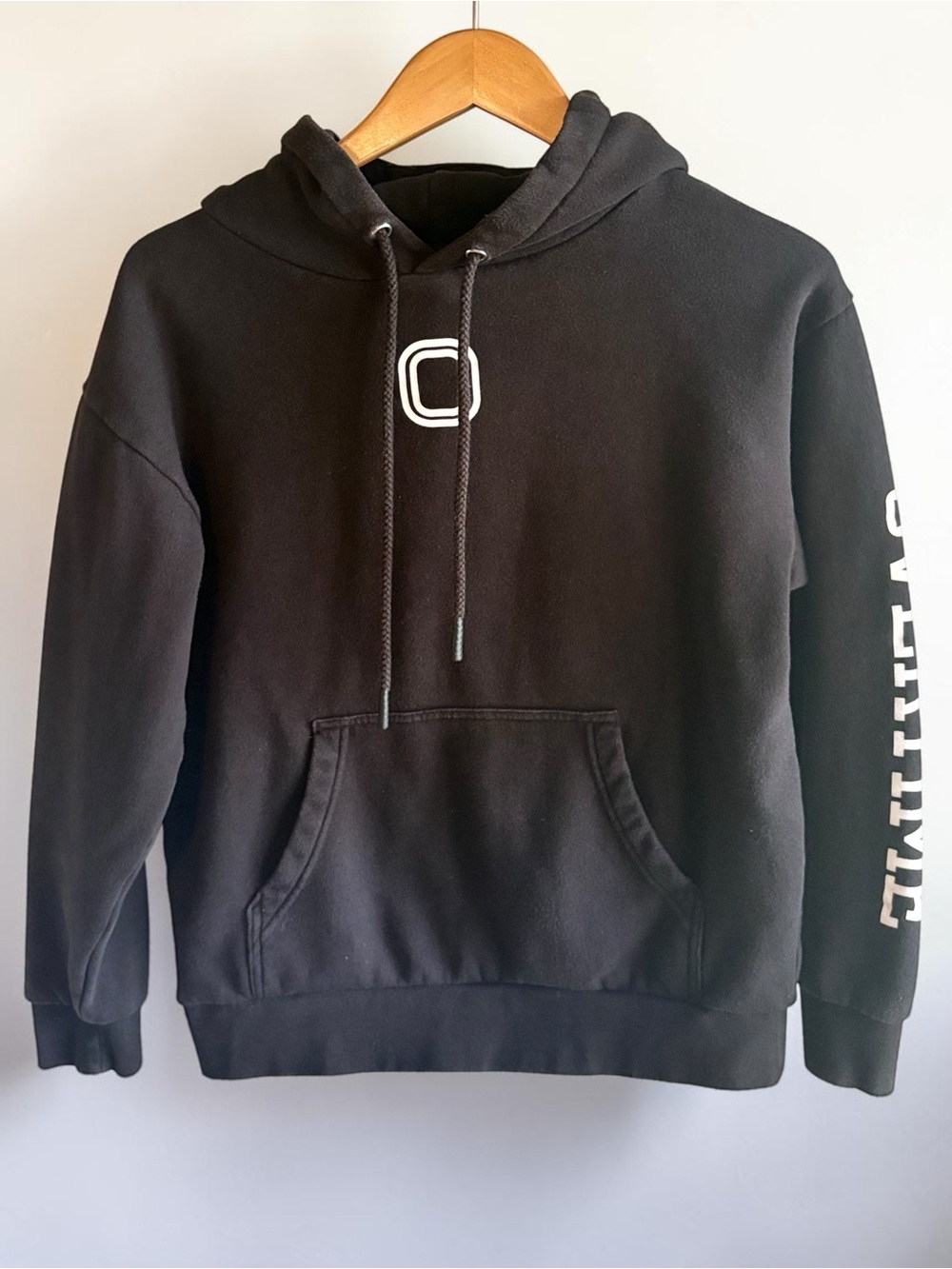 Overtime OT Classic Hoodie Sweatshirt Mens Small Black, Sports, Logo, Sleeve Hit